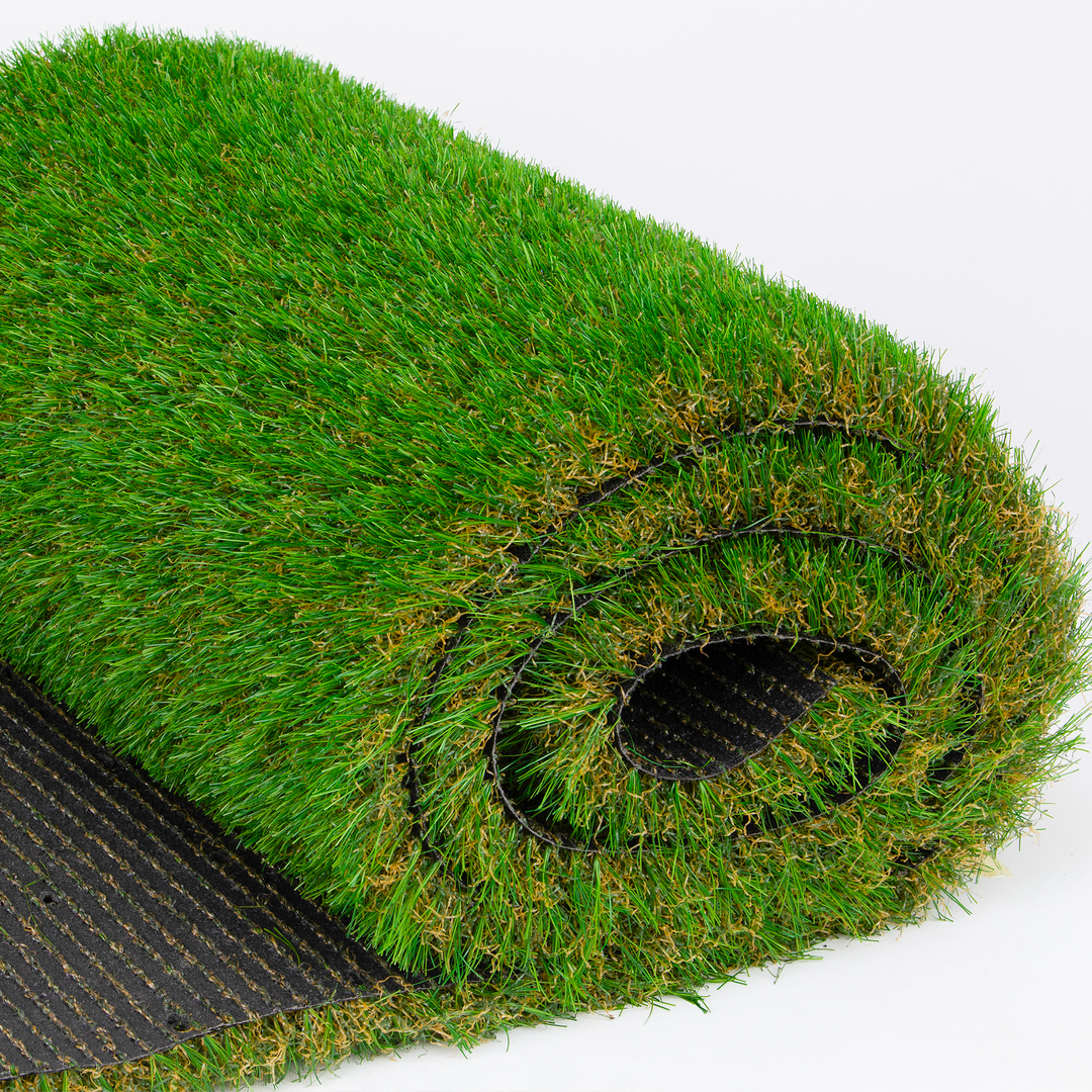 Eco Grass 40 mm : erba artificiale di qualità, perfetta per un look naturale e lussureggiante in spazi esterni.